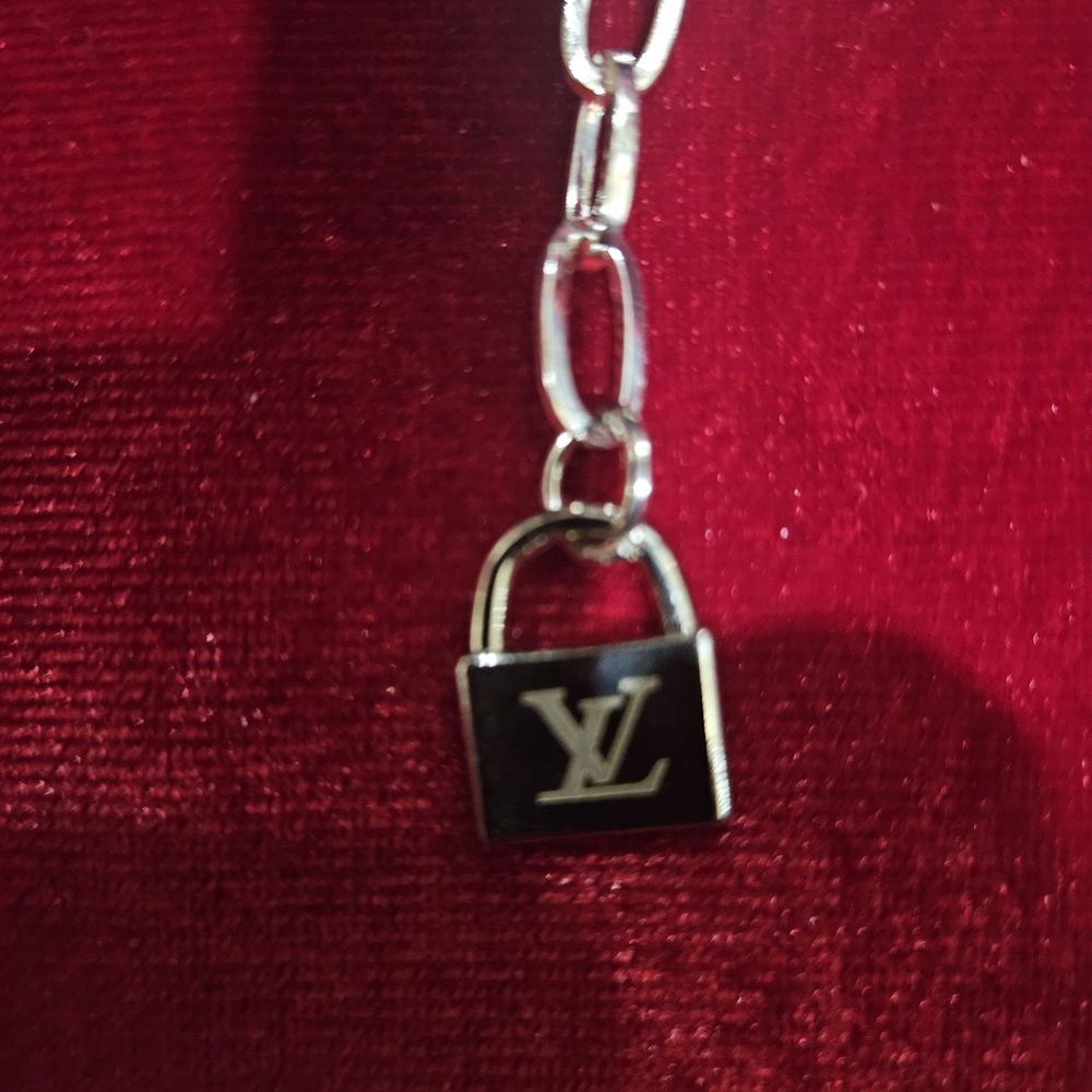 Louis Vuitton Silver Necklace with Key and Lock - Picture 3 of 3